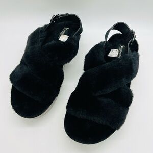 Koolaburra By UGG Black Faux Fur Criss Cross Strap Sandals Size 10